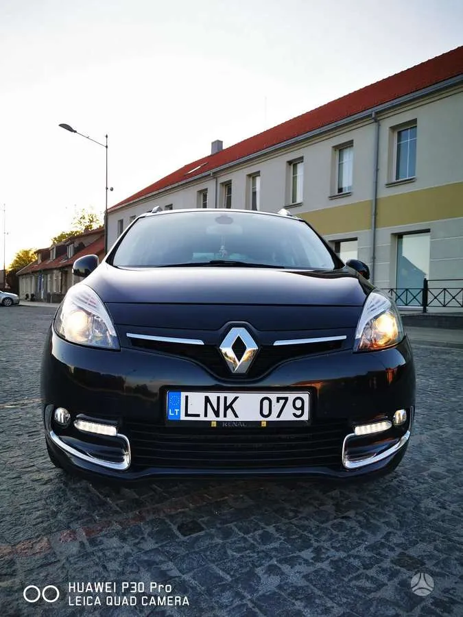 Renault Grand Scenic - 1