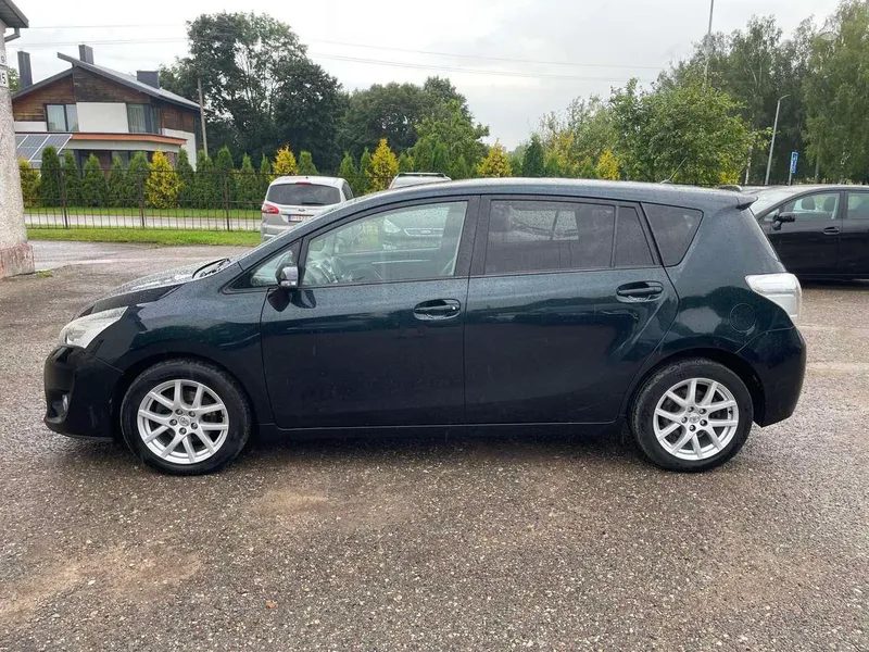 Toyota Verso - 1