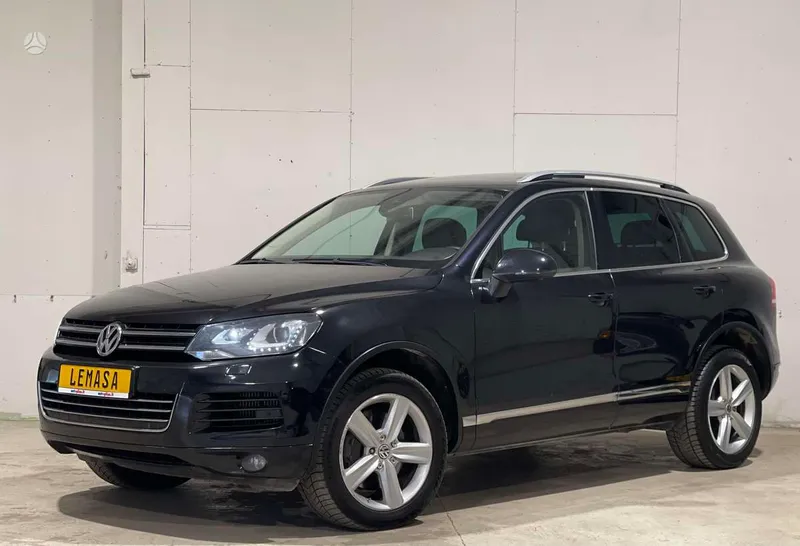 Volkswagen Touareg - 1