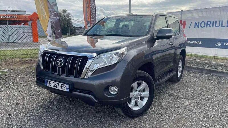 Toyota Land Cruiser - 1