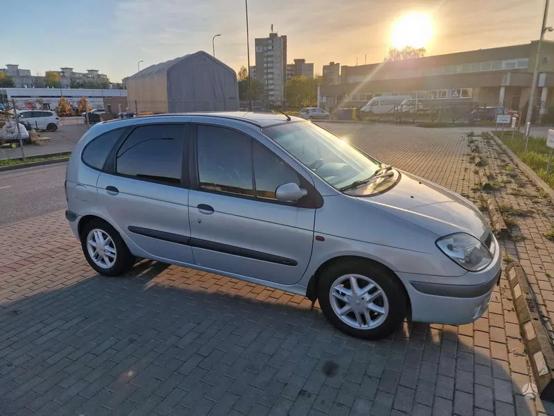 Renault Scenic - 1