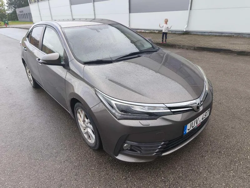 Toyota Corolla - 1