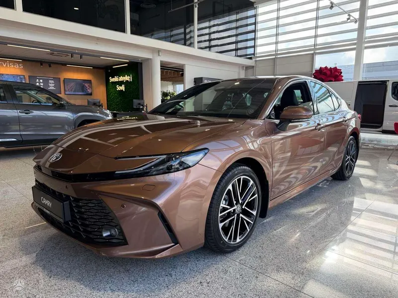 Toyota Camry - 1