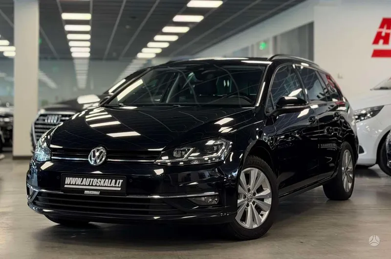 Volkswagen Golf - 1