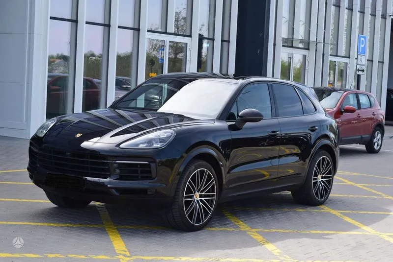 Porsche Cayenne - 1