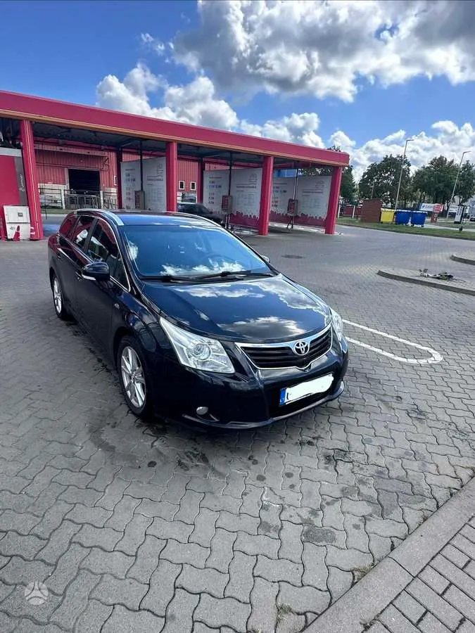 Toyota Avensis - 1
