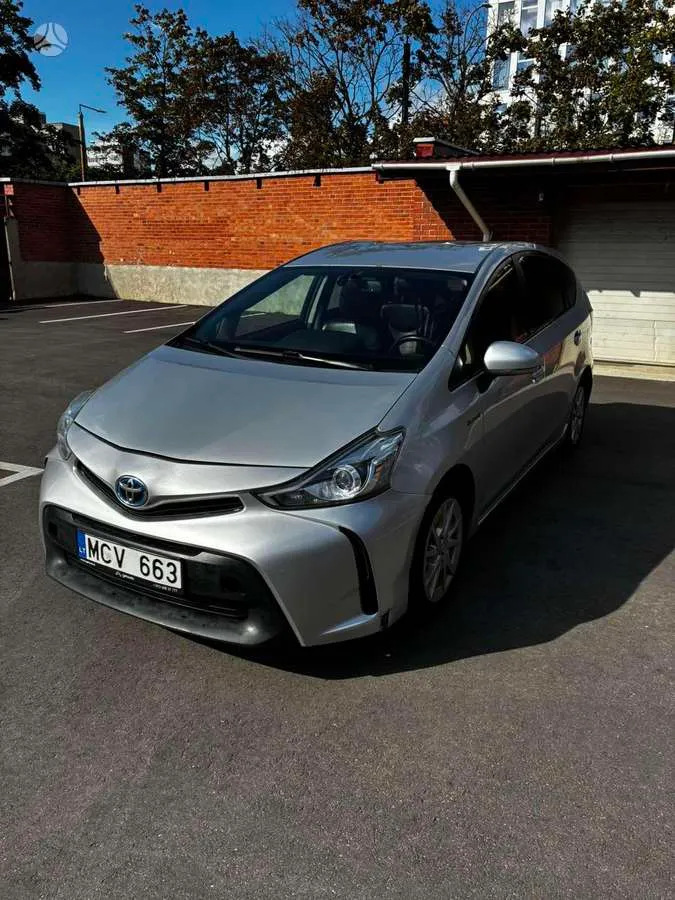 Toyota Prius+ - 1