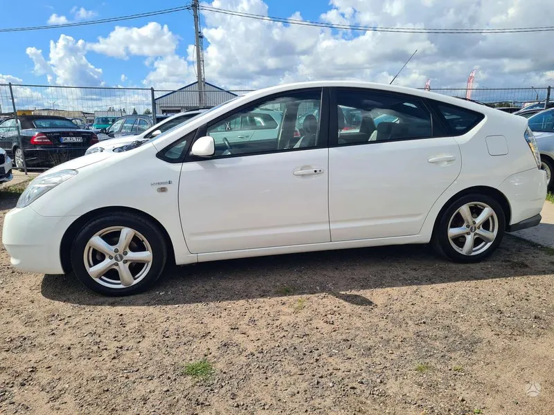 Toyota Prius - 1