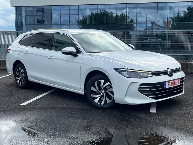 Volkswagen Passat - 1