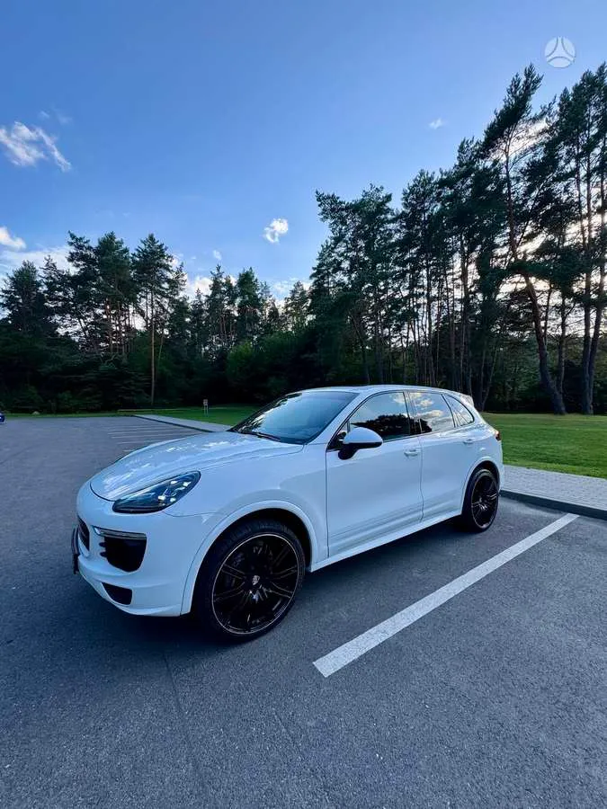 Porsche Cayenne - 1