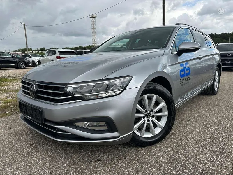 Volkswagen Passat - 1