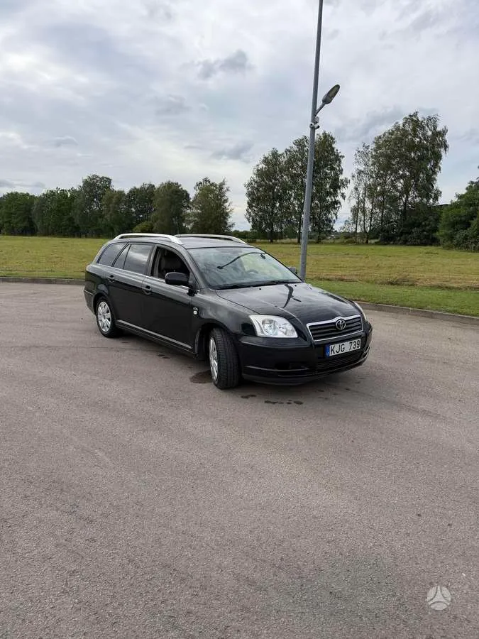 Toyota Avensis - 1