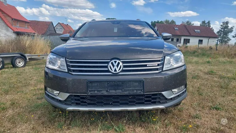 Volkswagen Passat Alltrack - 1