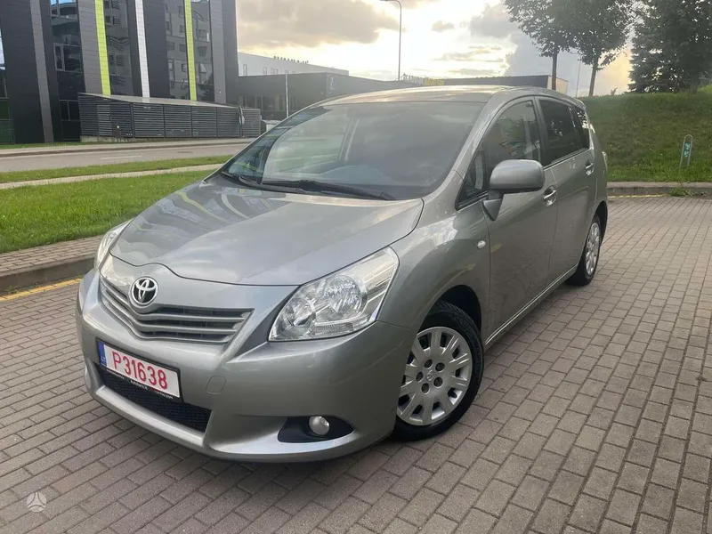 Toyota Verso - 1