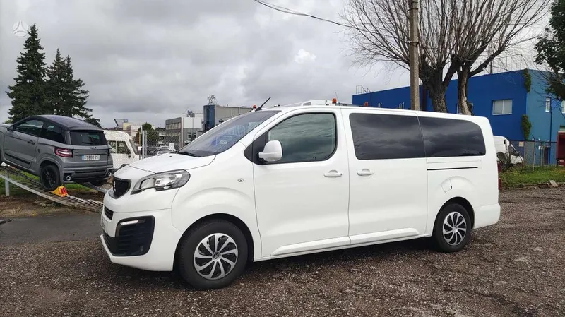 Peugeot Traveller - 1
