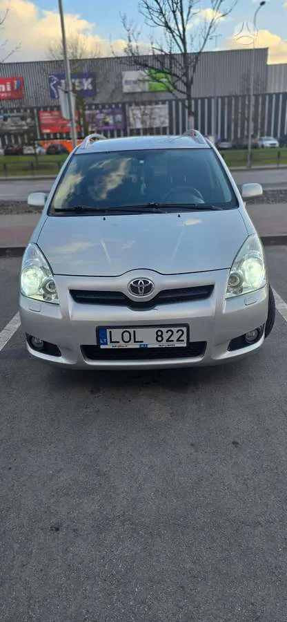 Toyota Corolla Verso - 1