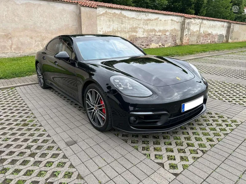 Porsche Panamera - 1