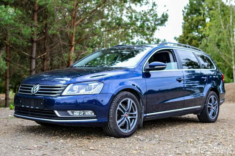 Volkswagen Passat - 1