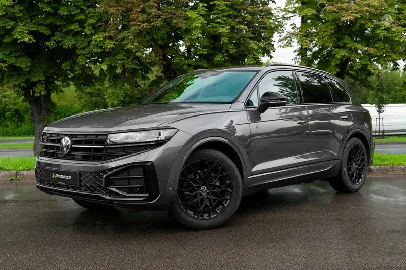 Volkswagen Touareg - 1