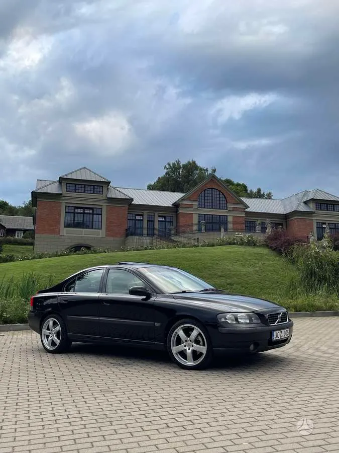 Volvo S60 - 1