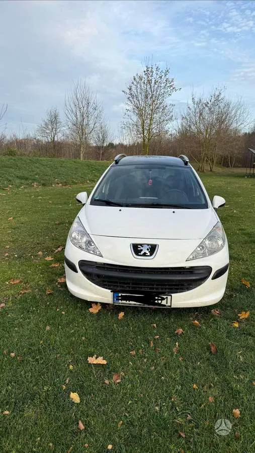 Peugeot 207 - 1
