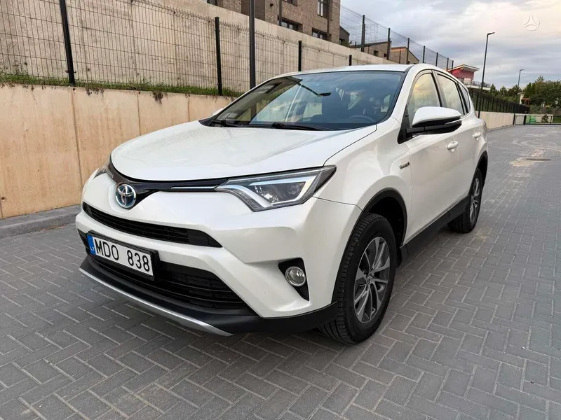 Toyota RAV4 - 1