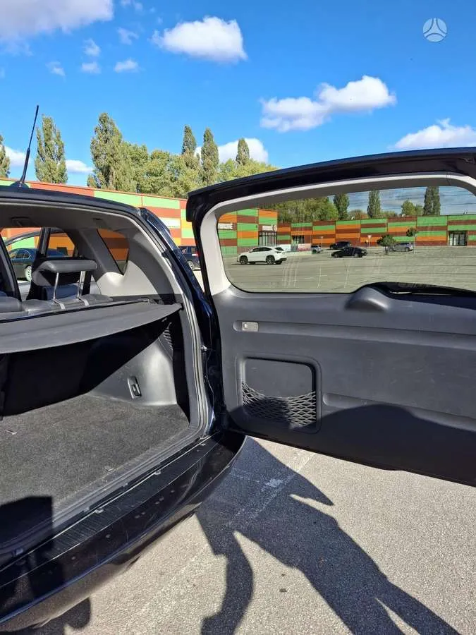 Toyota RAV4 - 1