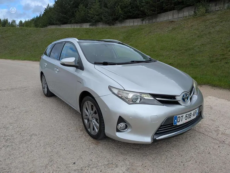 Toyota Auris - 1