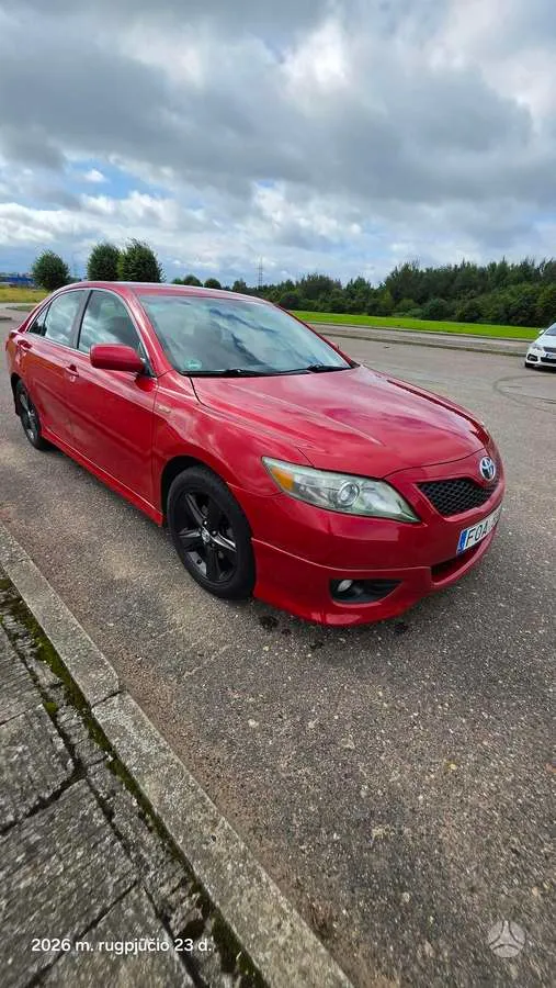 Toyota Camry - 1