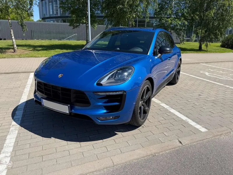 Porsche Macan - 1