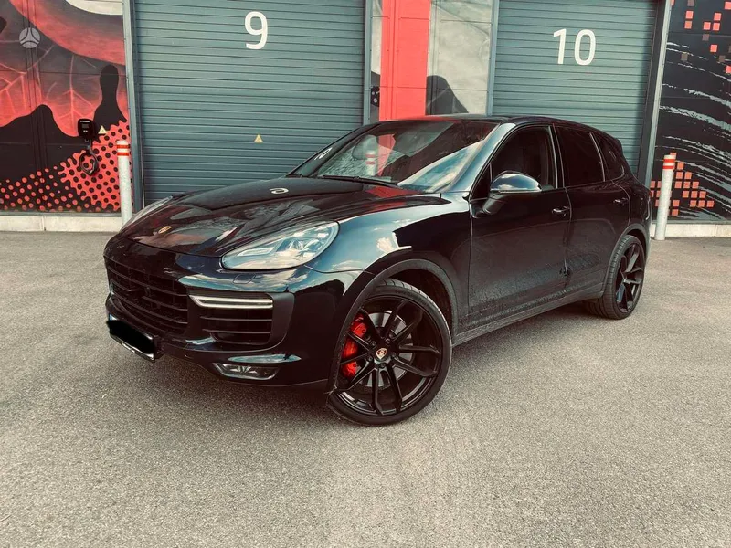 Porsche Cayenne - 1