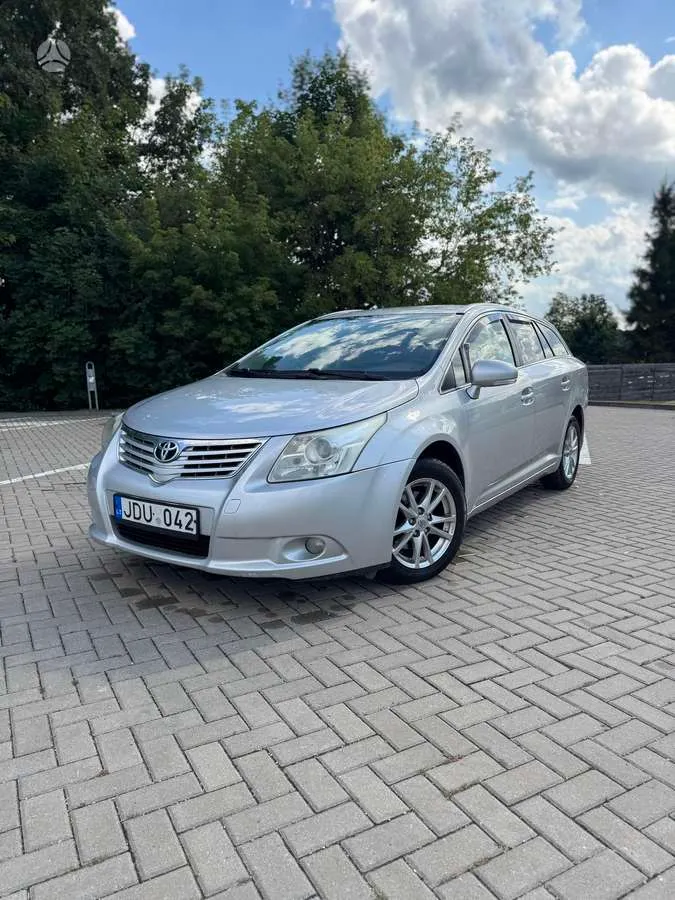 Toyota Avensis - 1