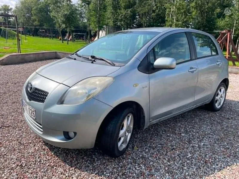 Toyota Yaris - 1