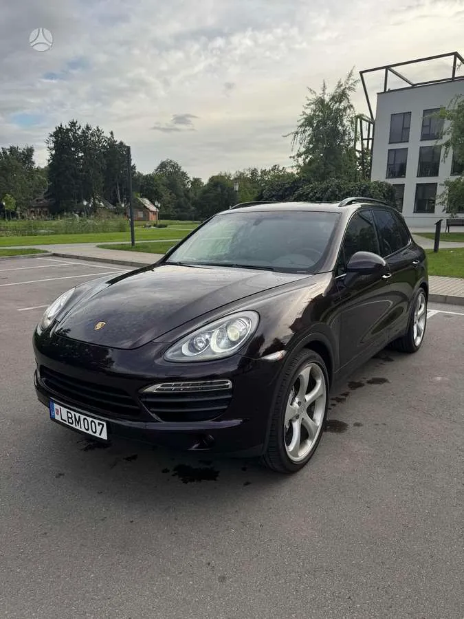 Porsche Cayenne - 1