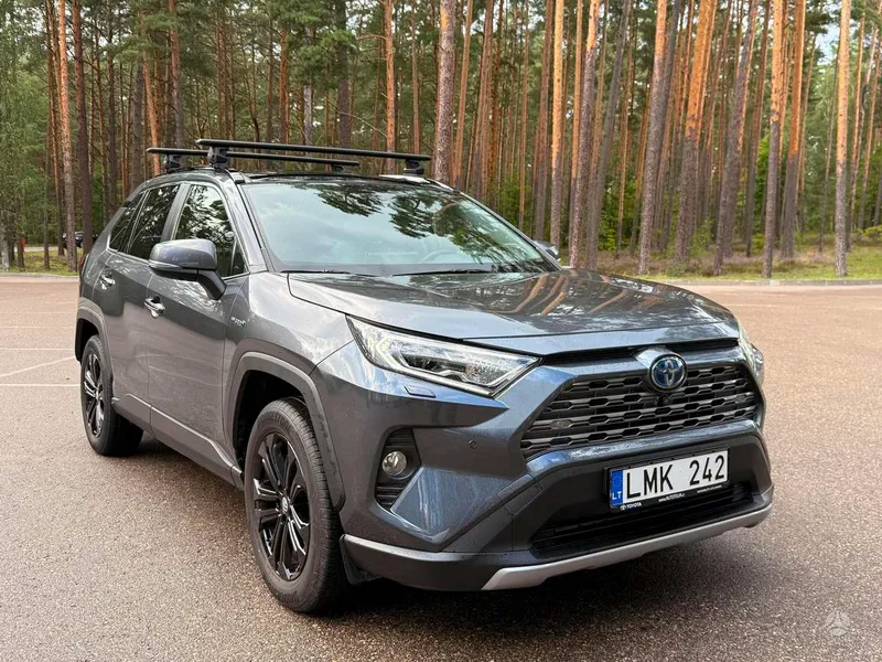Toyota RAV4 - 1