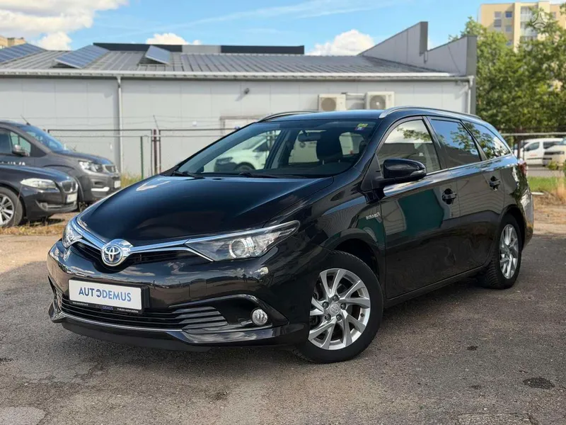 Toyota Auris - 1