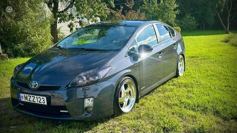 Toyota Prius - 1
