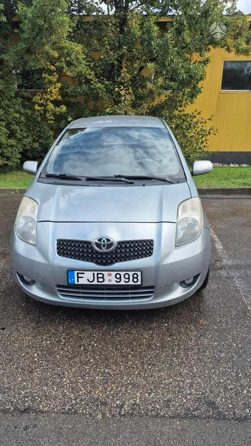 Toyota Yaris - 1