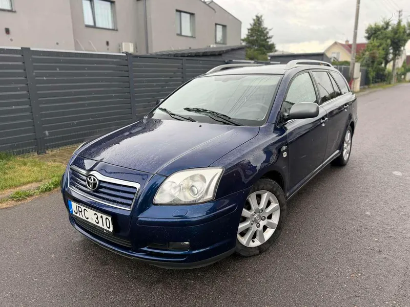 Toyota Avensis - 1