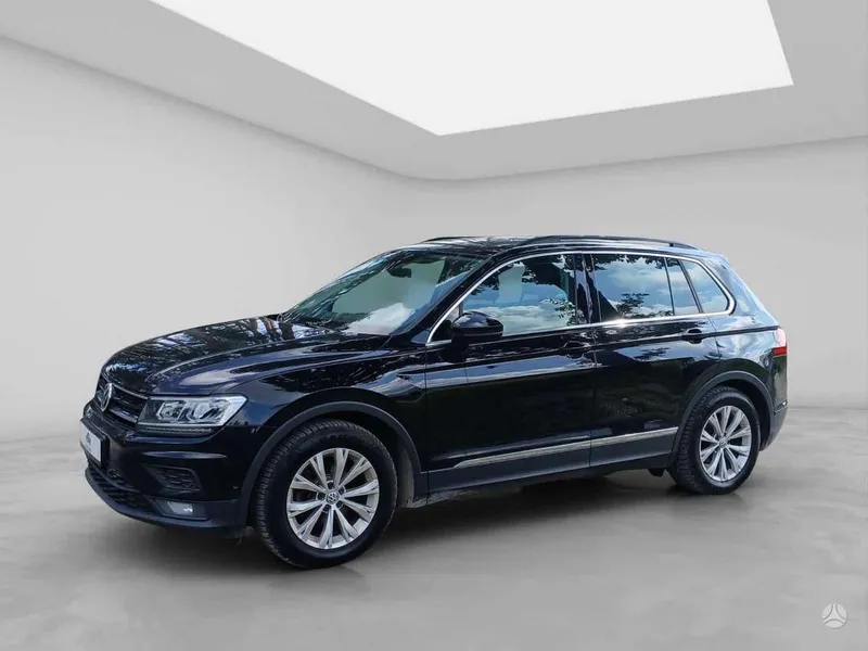 Volkswagen Tiguan - 1