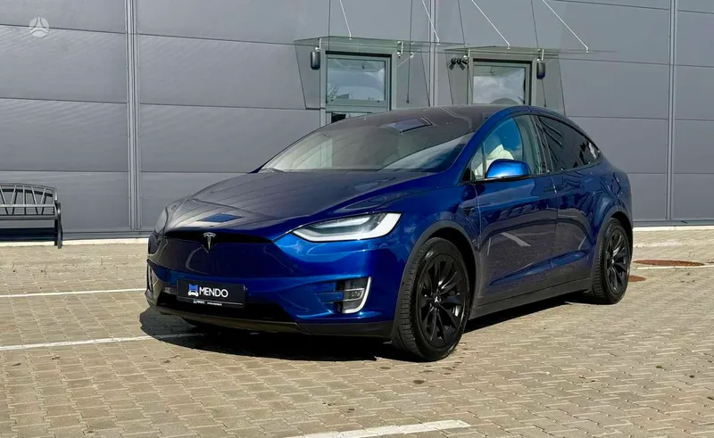 Tesla Model X - 1