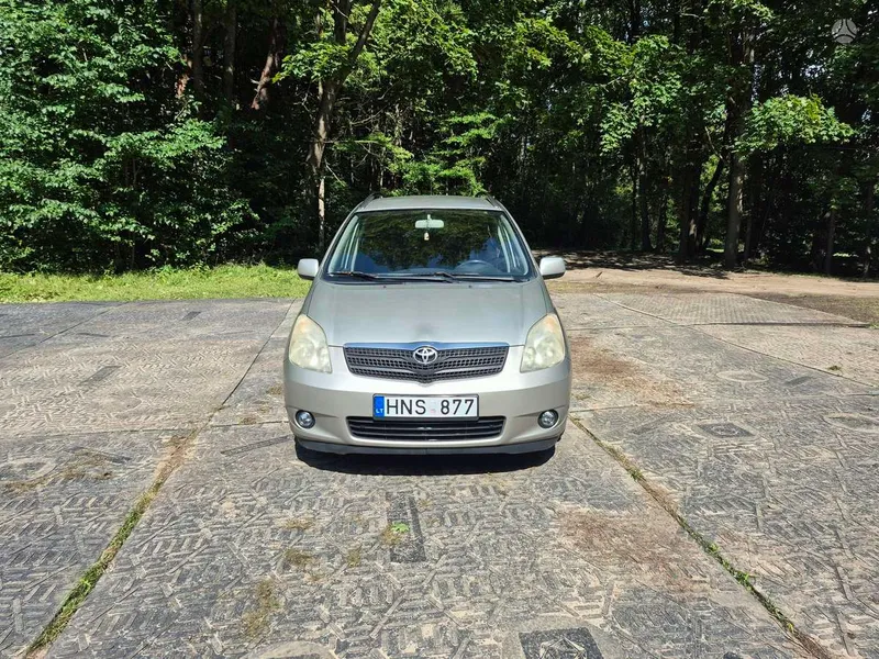 Toyota Corolla Verso - 1