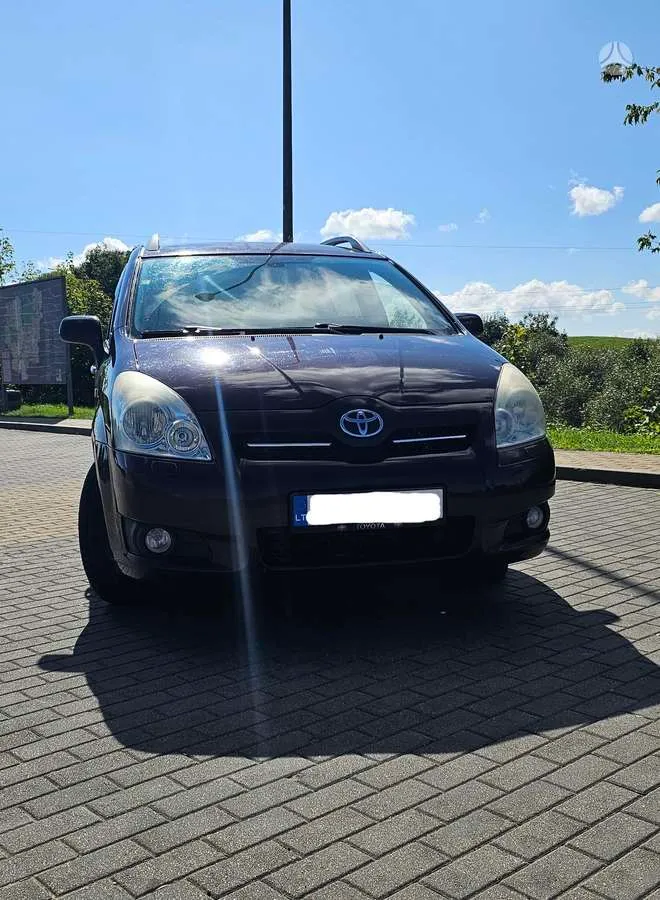Toyota Corolla Verso - 1