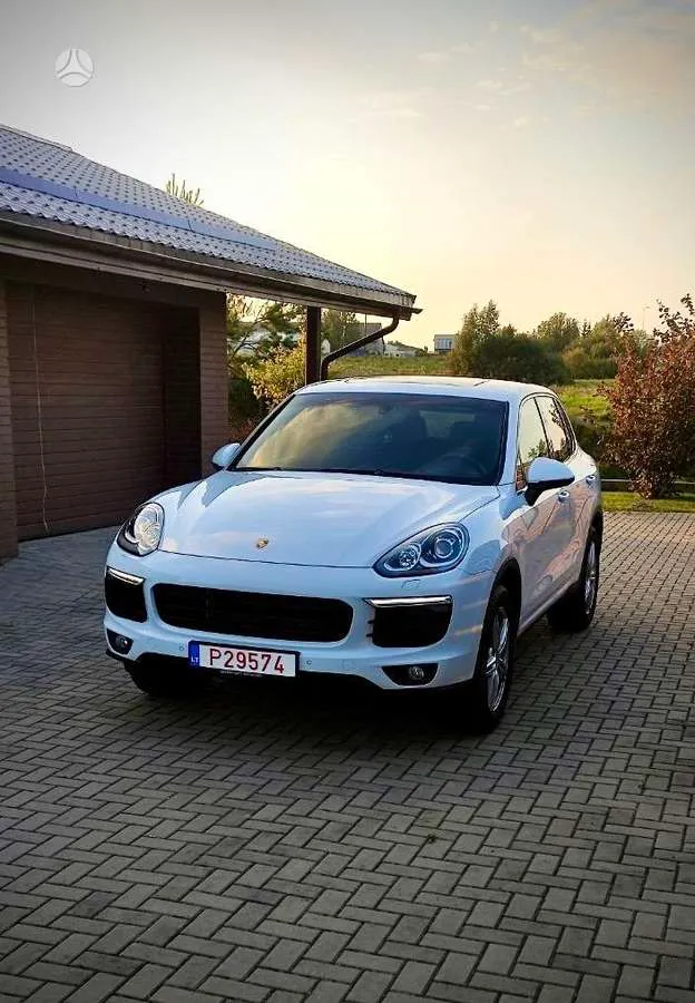 Porsche Cayenne - 1