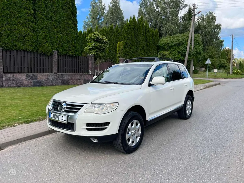 Volkswagen Touareg - 1