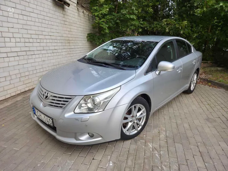 Toyota Avensis - 1