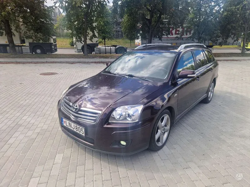 Toyota Avensis - 1