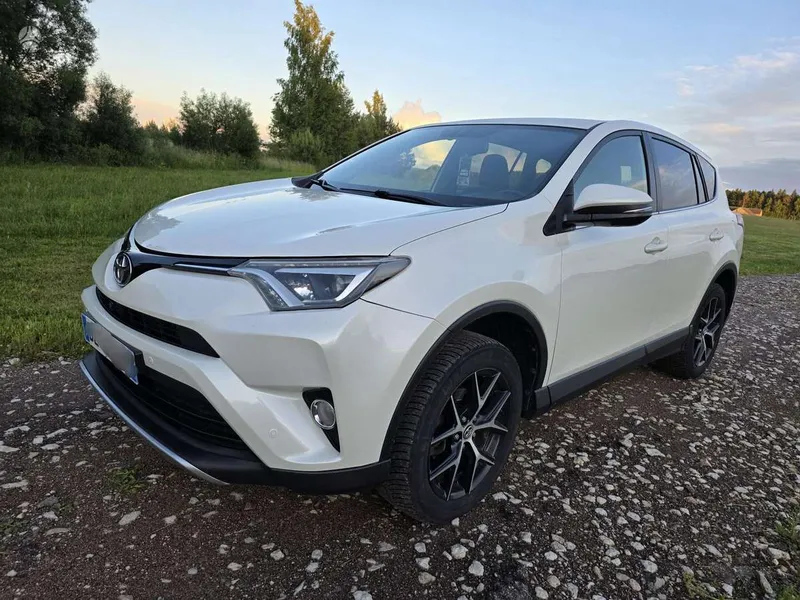 Toyota RAV4 - 1