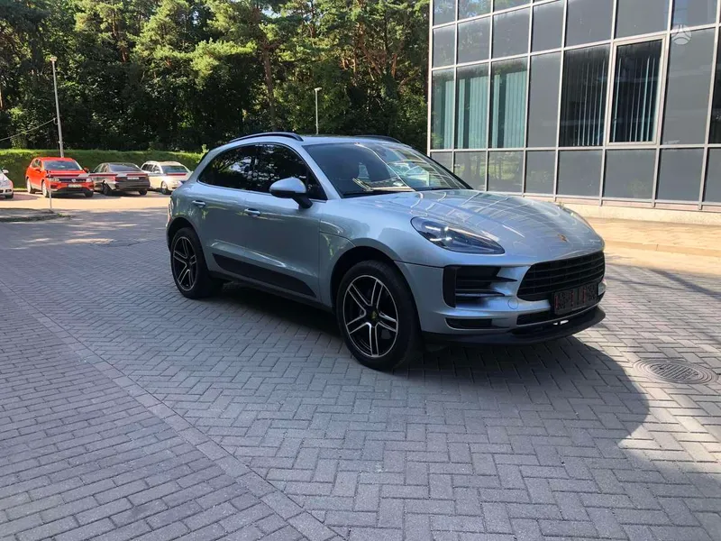Porsche Macan - 1