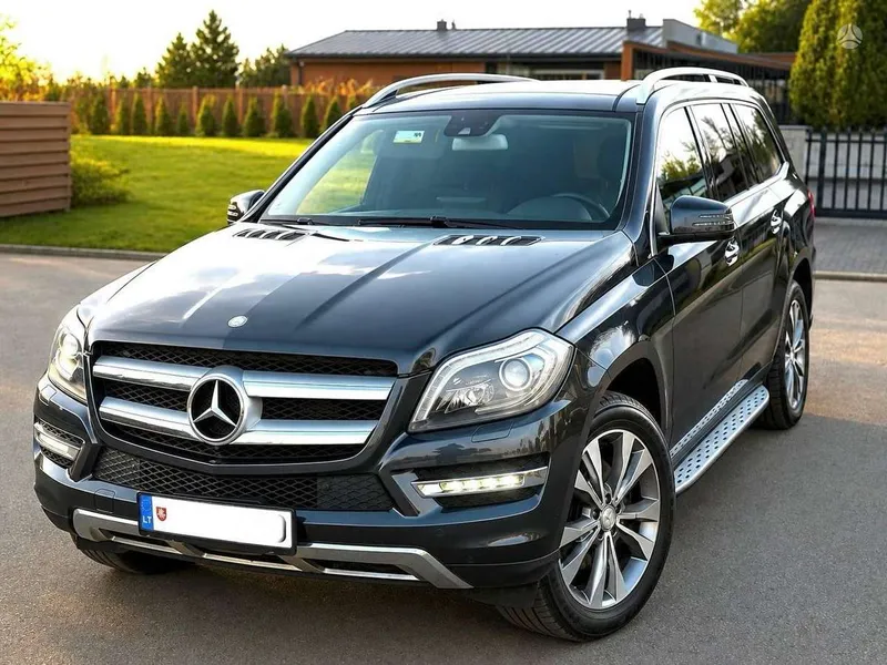 Mercedes-Benz GL450 - 1